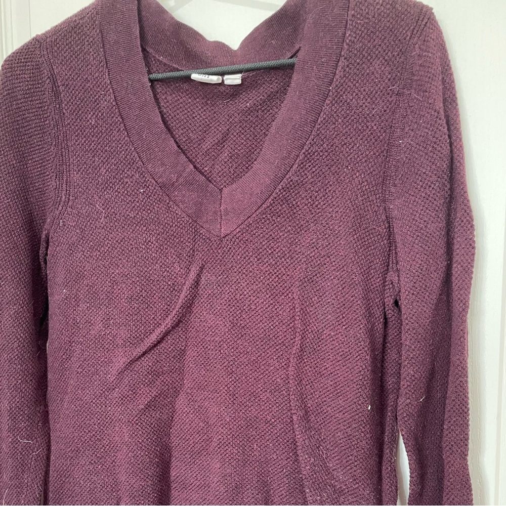 Maroon pull over